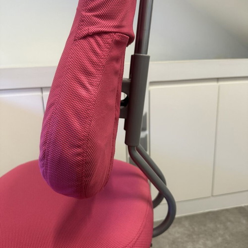 Student Children's Office Chair like new, adjustable backrest