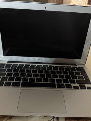 Apple MacBook Air 2013 laptop used, needs service and format