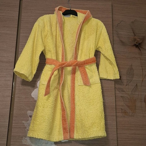 Casabel girls bathrobe used, two-tone with belt size 8