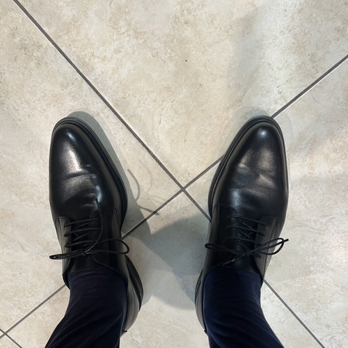Hugo Boss men's black leather shoes like new, size 44