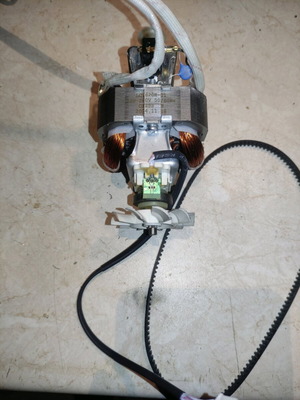 220V motor like new with built-in fan and rotation belt