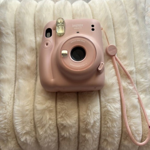 Instax Mini 11 used in perfect condition with batteries