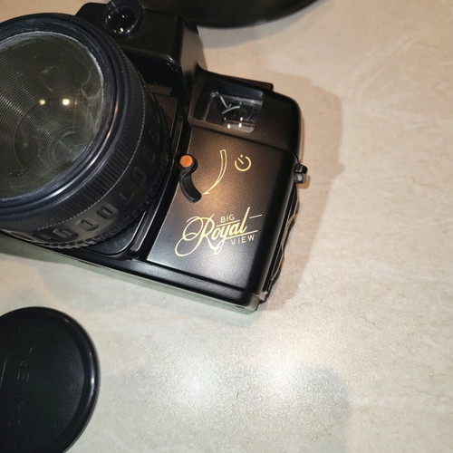 Sony Royal Camera like new with case and lens cap