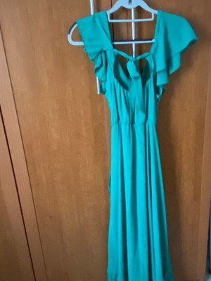 BSB evening dress like new, size 40, emerald color