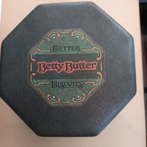 Betty Butter Collectible Metal Biscuit Tin like new