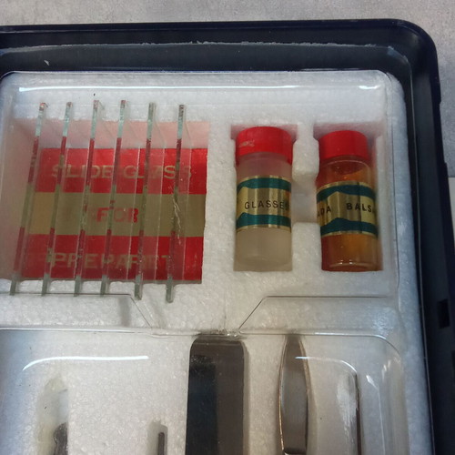Vintage Microscope with Case and Instructions from 1980s used
