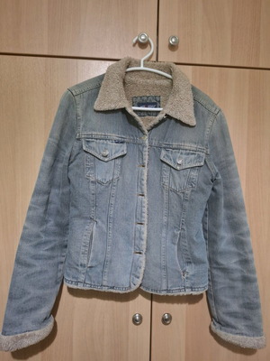 Denim jacket with fur lining