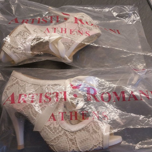 Artisti Romani peep toe pumps new, beige lace and leather