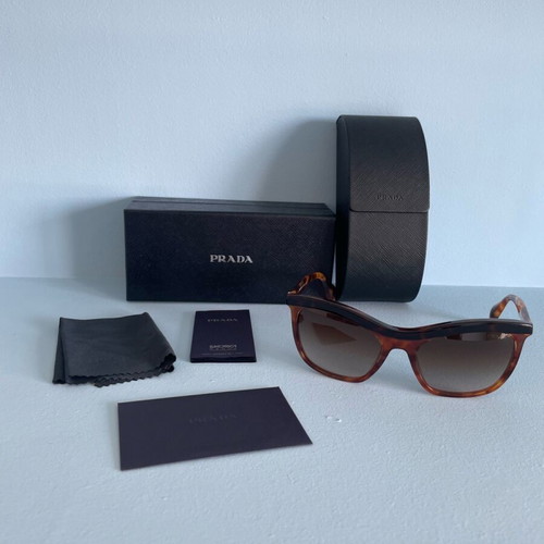 Prada tortoise sunglasses with gradient lens like new