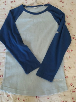 Gauloises T-shirt like new with 3 lighters and card pack
