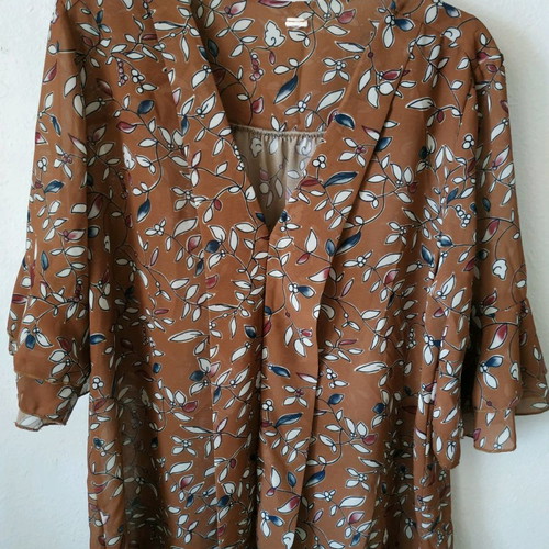 Women's blouse with ruffles used, size M