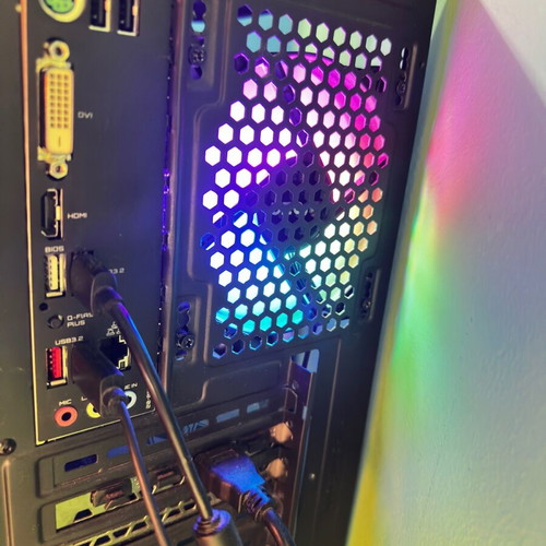 Gaming PC like new with NVIDIA RTX 3060 and AMD Ryzen 5 5600X