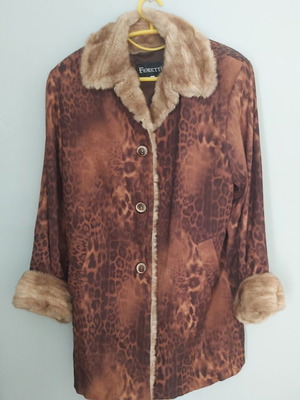 Women's coat with fur like new, brown, size M