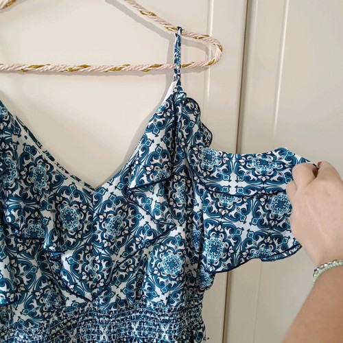 Women's maxi printed dress like new, white and blue, size L
