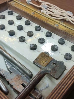 Collectible OSE seal and key set like new