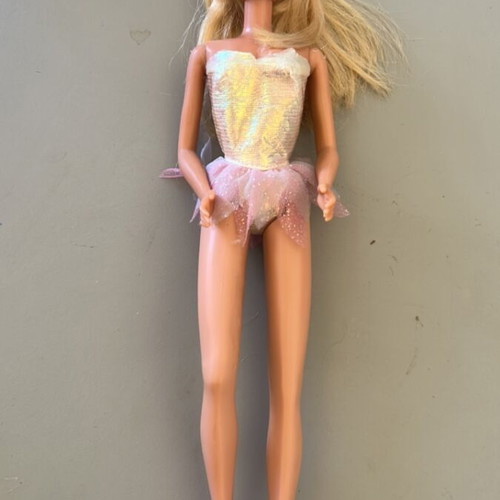 Hasbro Sindy Skater doll used, vintage