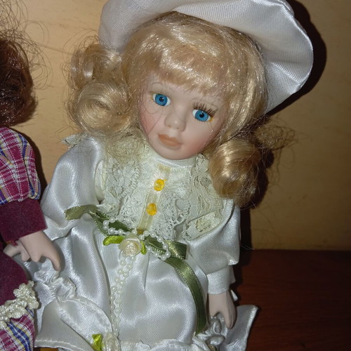 Dolls like new