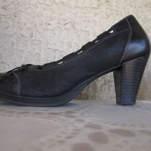Softwaves leather pumps size 40 like new, black