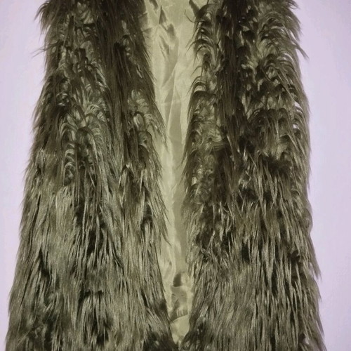 Sleeveless full fur vest like new, khaki, size S/M