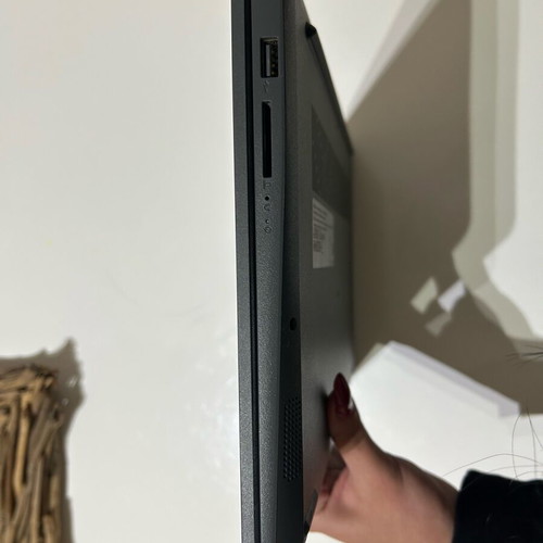 Lenovo IdeaPad Slim 3 15IRH8 15.6" IPS FHD Laptop like new, i7-1255U, 16GB RAM, 1TB SSD, Windows 11