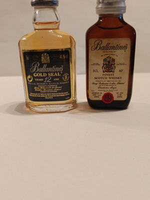 Ballantine's miniatures like new, pack of 2