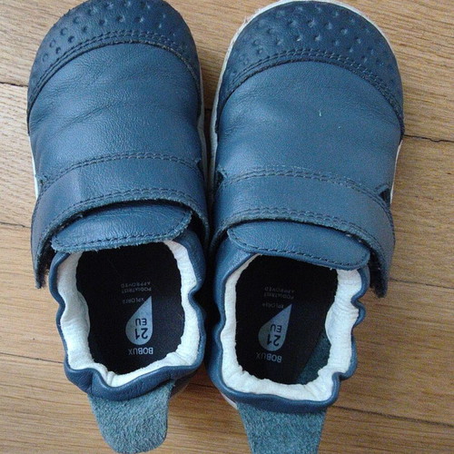 Bobux baby shoes size 21, blue leather
