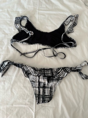 MAAN bikini size M like new, black and white