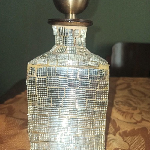 Carafe used with unique vintage design and gold details