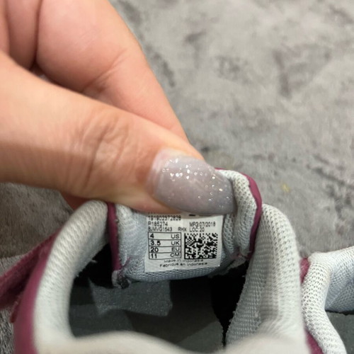 New Balance size 20 like new, pink