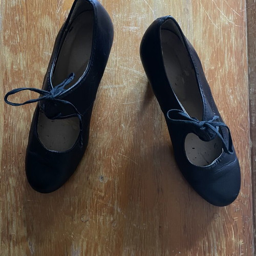 Flamenco shoes size 37 black leather like new