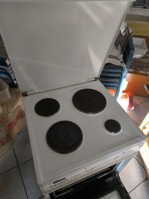 Pitsos Electric Stove used, 10 years old, very good condition