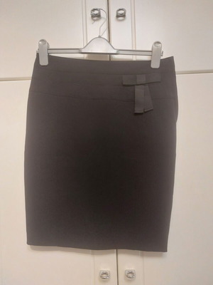 Black skirt Marks & Spencer Autograph size M like new