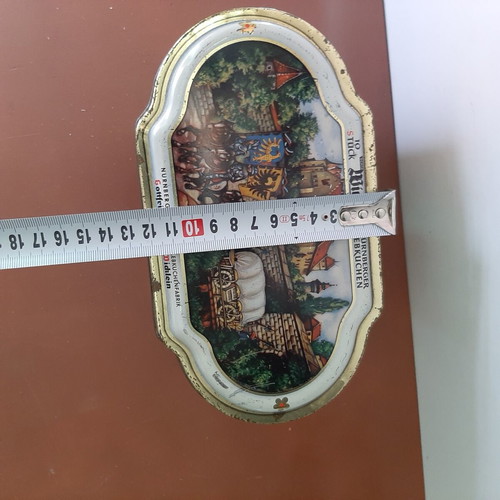 Gottfried Wicklein vintage metal cookie tin with Nuremberg scenes