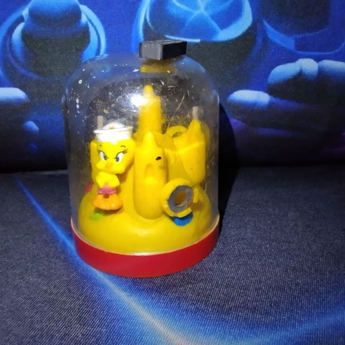 Tweety Vintage Magnetic Dome Toy 1990, used, Warner Bros