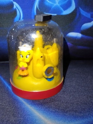 Tweety Vintage Magnetic Dome Toy 1990, used, Warner Bros