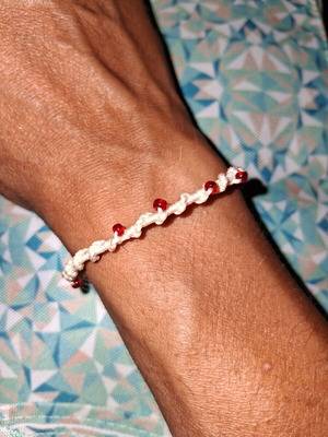 Macrame bracelet with decorative beads