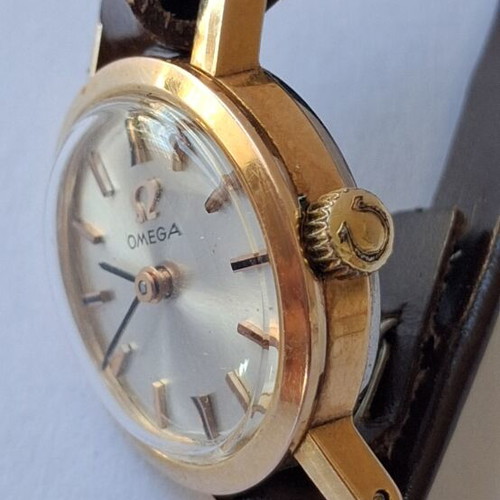 Omega 484 vintage 1980 women's mechanical watch
