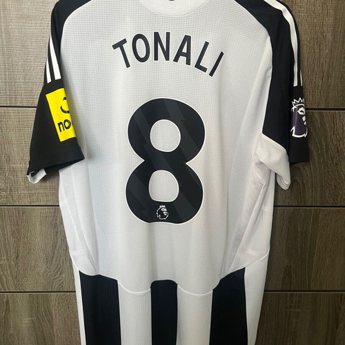 Newcastle jersey authentic version like new