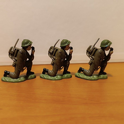 Britains Military Figures Set of 23 Like New