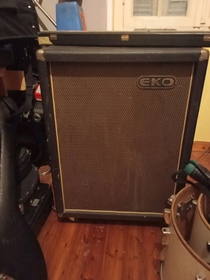 Eko HERALD BASS 8 used with wheels