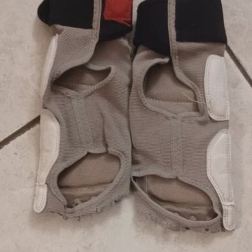 Taekwondo e-foot protector for gen 2 socks like new, size 36-37