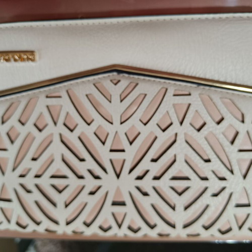 Duki Daso crossbody envelope bag used, beige and white with gold chain