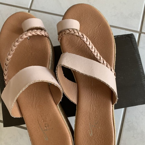 Pink leather platform sandals size 40 like new
