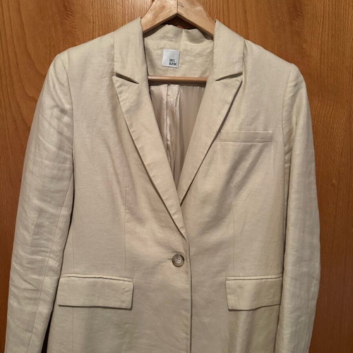 Beige linen jacket size 10 slim fit like new Iris and Ink