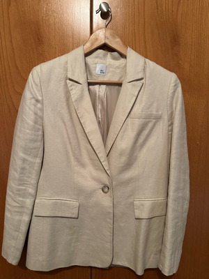 Beige linen jacket size 10 slim fit like new Iris and Ink