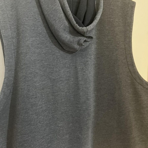 Nike sleeveless jacket gray, like new, medium to large fit