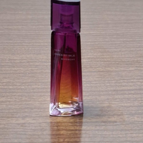 Givenchy Very Irresistible Sensual-Mini EDP 4ml used