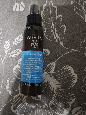 Apivita Leave In Conditioner με υαλουρονικό οξύ σαν καινούργιο