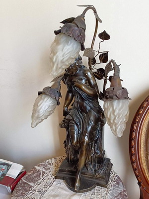 Vintage table lamp like new in working condition