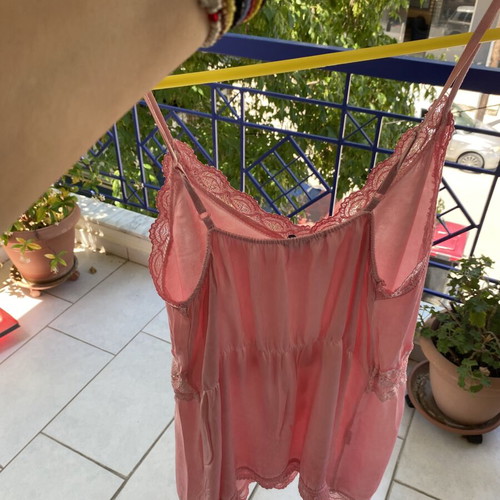 Attrattivo top with adjustable straps and lace waist belt like new, pink